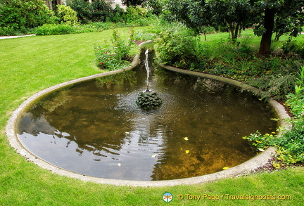 Archives Nationales gardens